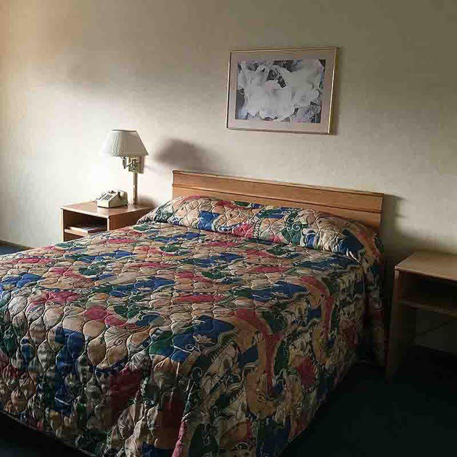 Super 8 By Wyndham Chula Vista Hotel National City