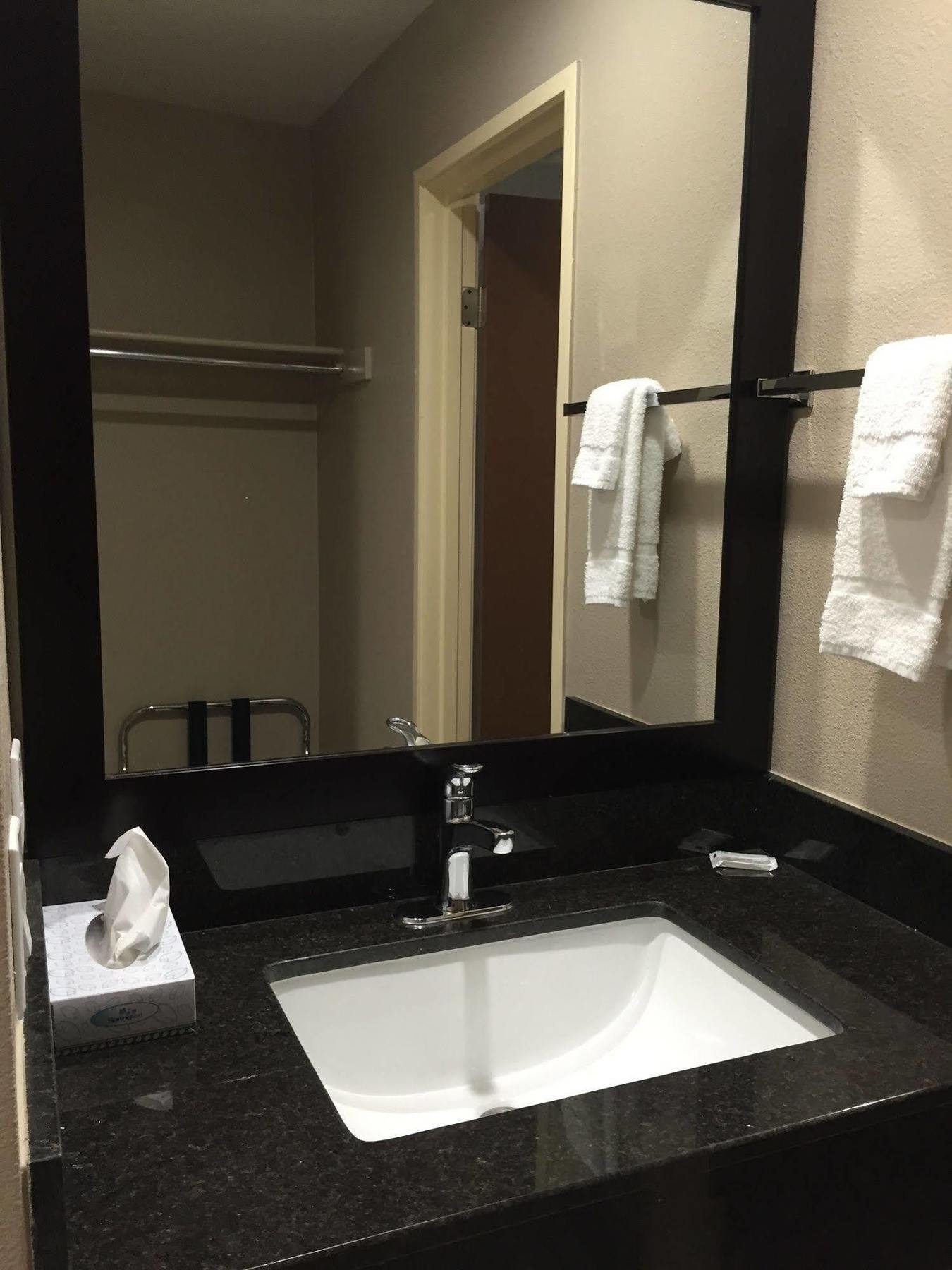 Hotel Super 8 By Wyndham Chula Vista 2*